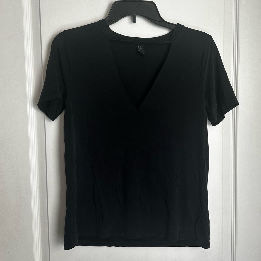 Forever 21 Women’s Black V-Neck Women's Top